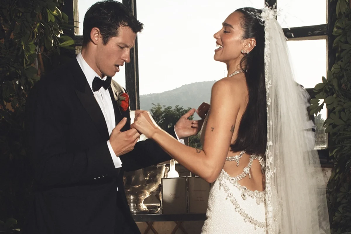 Dua Lipa detalha casamento com Callum Turner e impactos na carreira