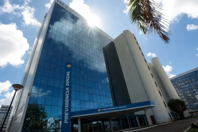 INSS nega mais de metade dos pedidos de benefícios em 2026; entenda os motivos principais