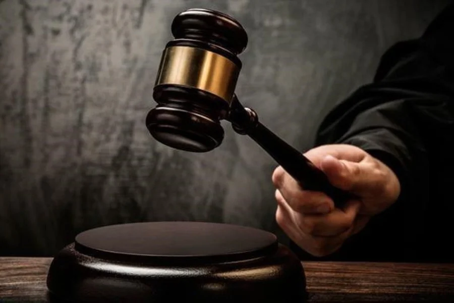 Caso a determinação não seja cumprida, o Estado poderá pagar multa diária de R$ 1 mil