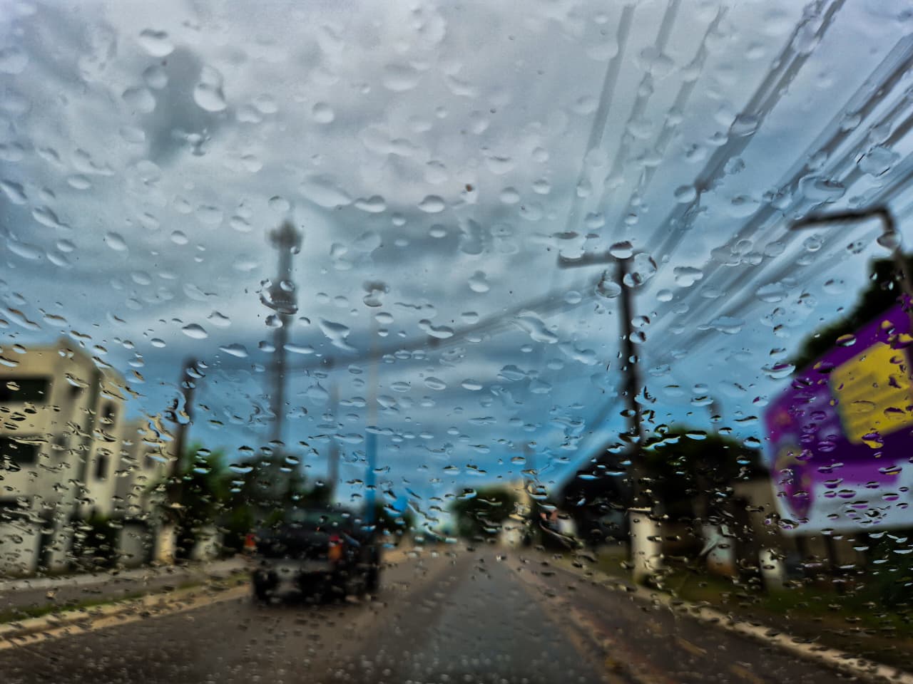 Apesar do volume total de chuva ter ficado apenas um pouco acima da média, o número de dias chuvosos foi muito superior ao esperado.