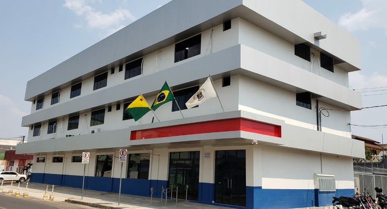 As taxas previstas variam conforme o nível do cargo