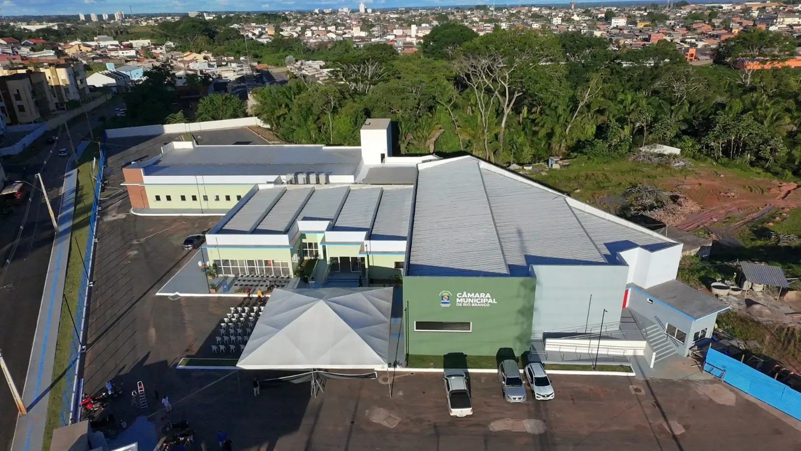 Nova sede da Câmara de Rio Branco deve ser entregue até outubro, diz Joabe