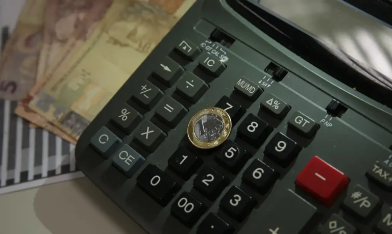 Inflação acelera para 0,70% em setembro, mostra prévia do IBGE