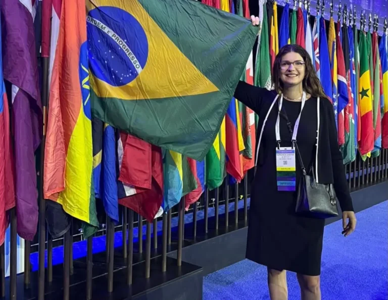 Professora da Ufac representa Acre em congresso de cirurgia nos EUA