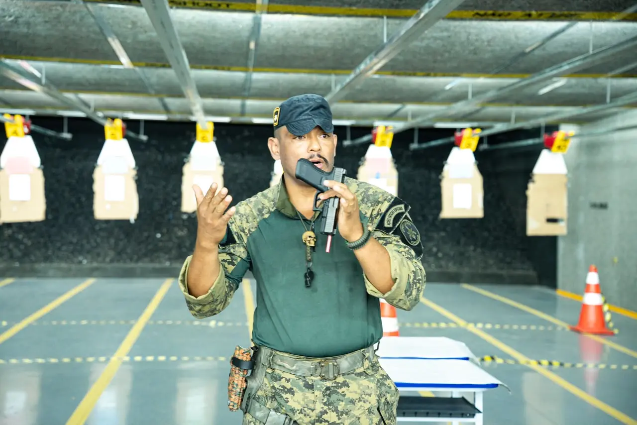 PMAC inicia entrega de novas pistolas Glock e capacitação de policiais militares