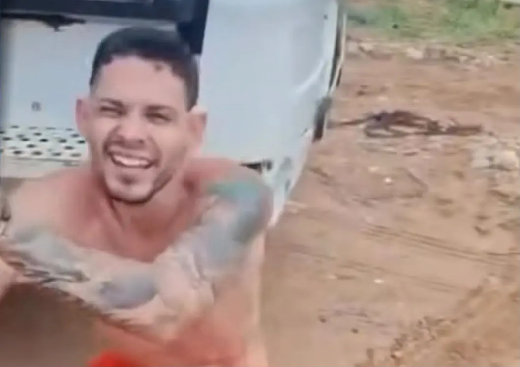 Gaspar riu, mas quem enterrou uma vítima de homicídio não consegue rir