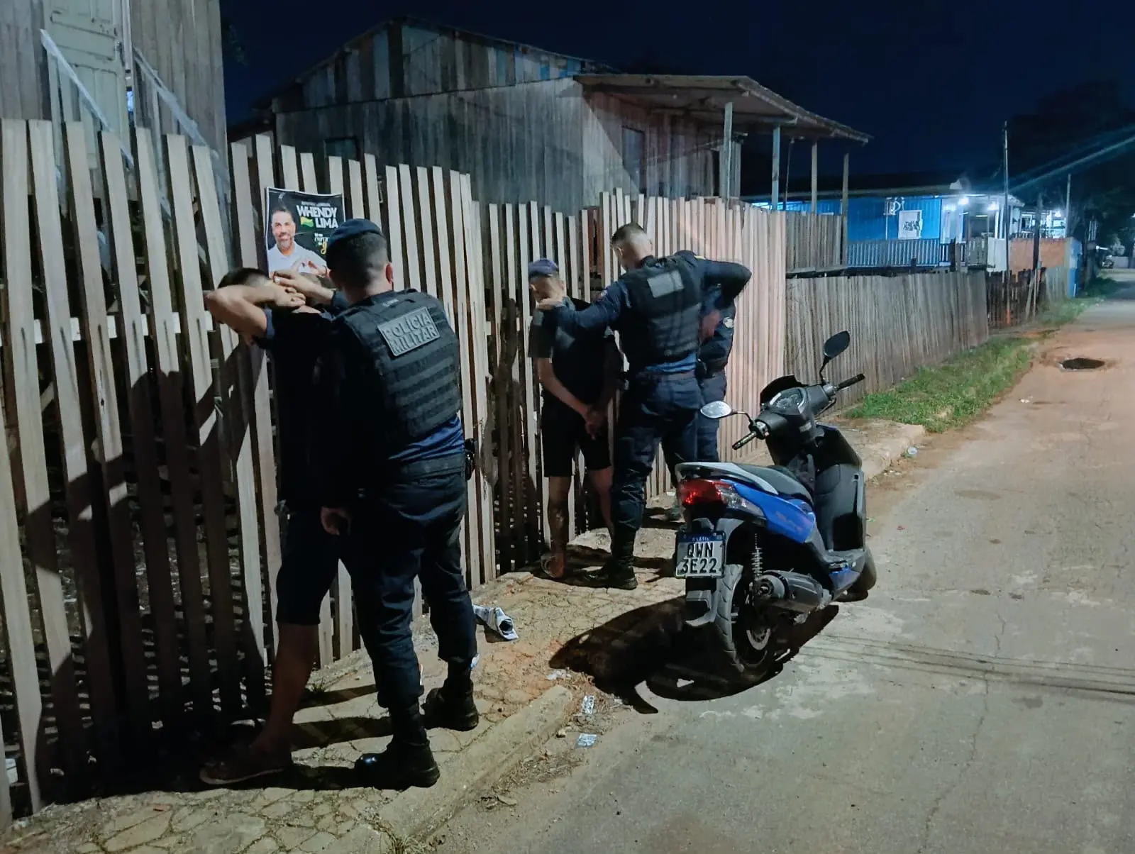 Homem tenta dispensar munições, mas acaba preso com pistola em Rio Branco