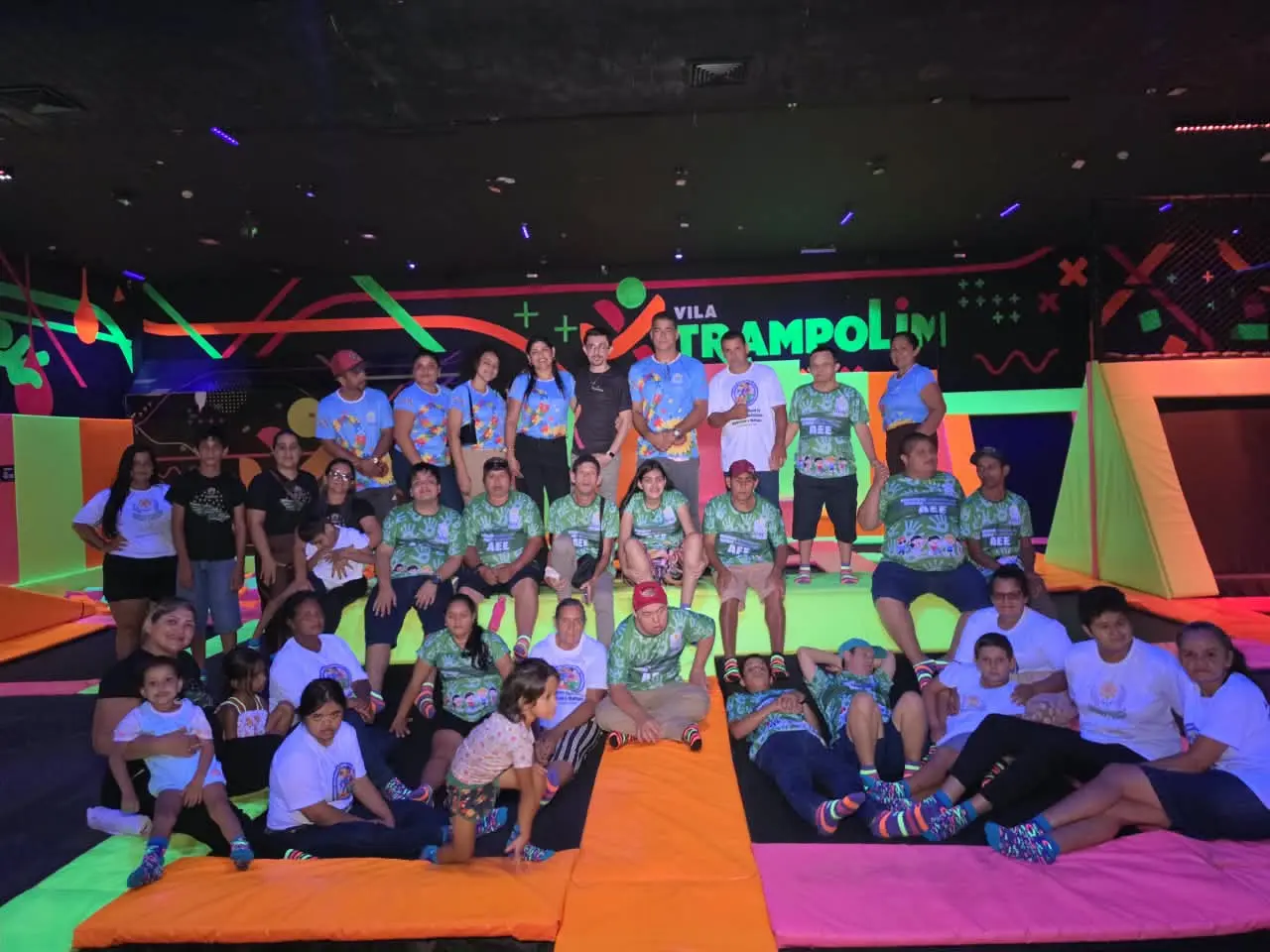 Via Verde Shopping e Vila Trampolim promovem lazer com alunos da APAE