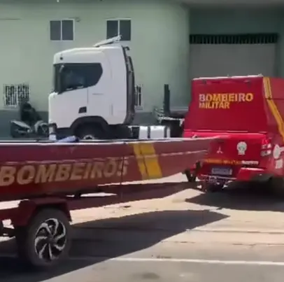 Idoso desaparece no Rio Juruá após entrar na água atrás de embarcação