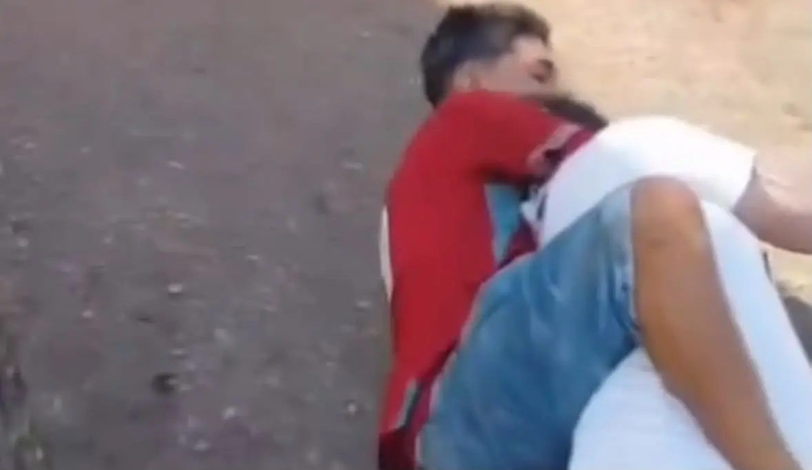 Discussão entre motorista e motoboy no Acre termina com ‘mata-leão’; veja