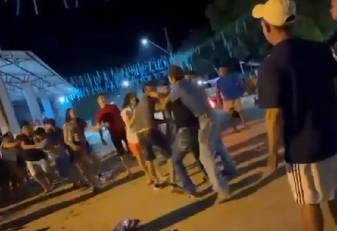 Comemoração política termina em confusão no interior do Acre; veja