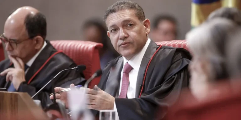 Presidente do TSE reclama de interferência em decisões da Corte