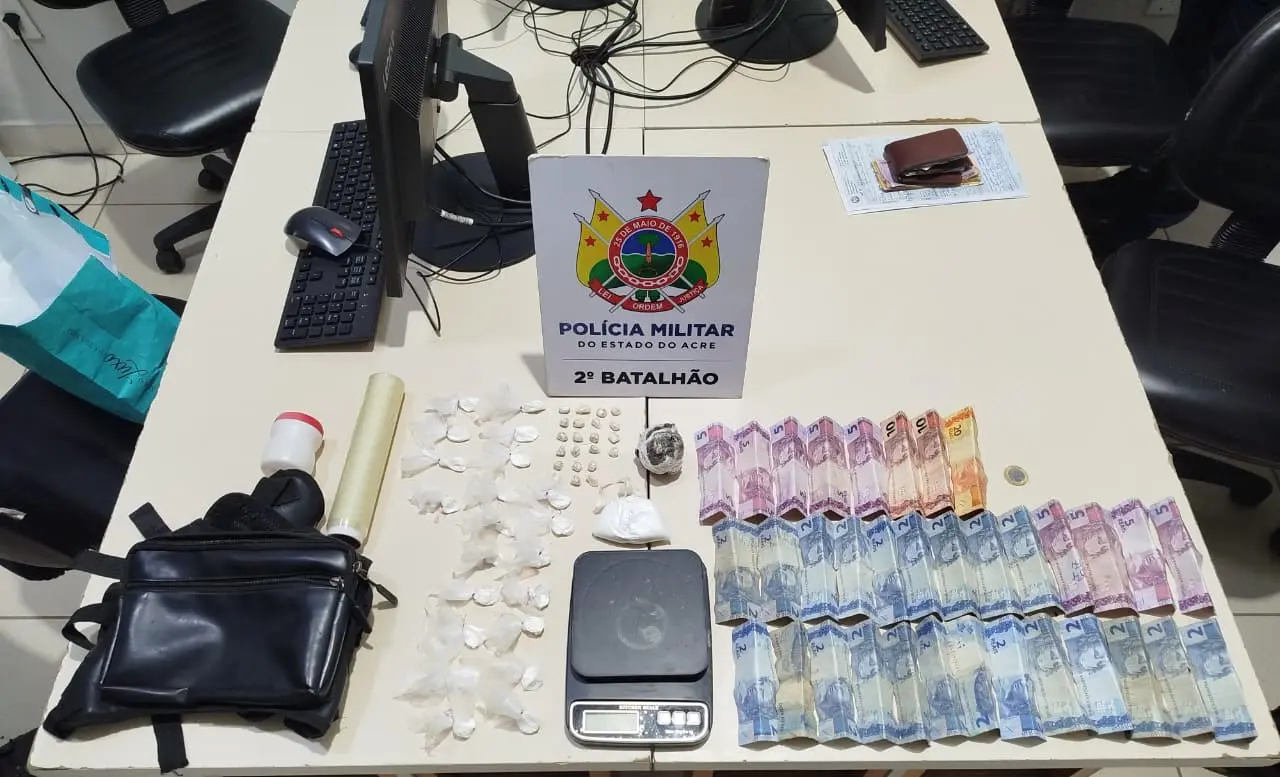 Mulher é presa com crack, cocaína e skank durante ação em Rio Branco 