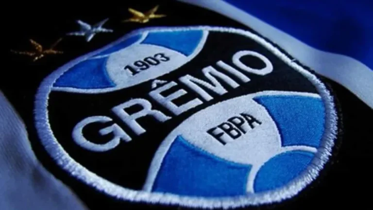 Ex-volante do Grêmio é internado em UTI após infarto em futebol com amigos