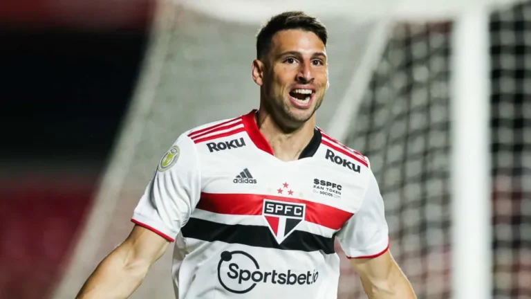 São Paulo volta a Ter Luciano e Calleri, autores de metade dos gols no ano, para encarar Vasco