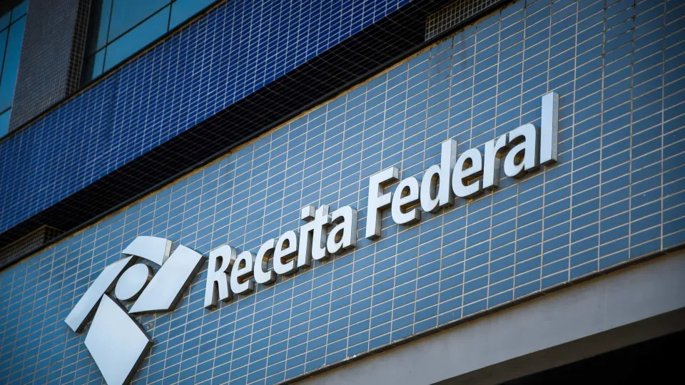 Receita paga R$ 531,6 milhões em lote extra de restituição do Imposto de Renda