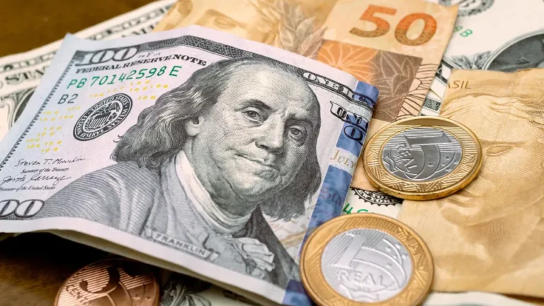 Dólar dispara e Bolsa cai com empate técnico entre Flávio e Lula e avanço do fim da escala 6x1
