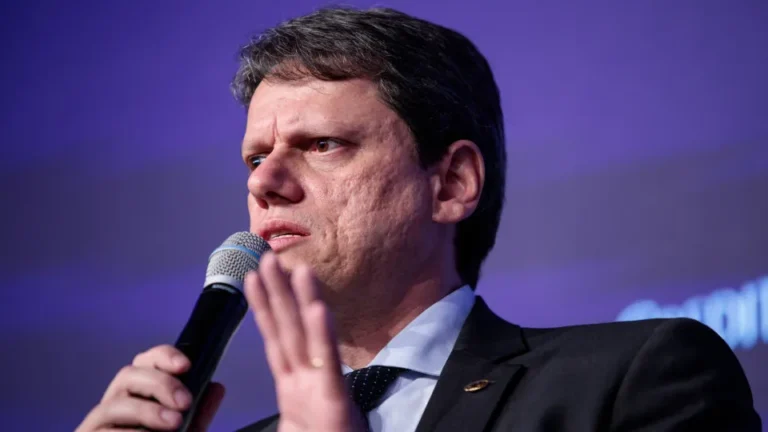 Tarcísio diz que PM de São Paulo vai rever treinamento após mortes em abordagens