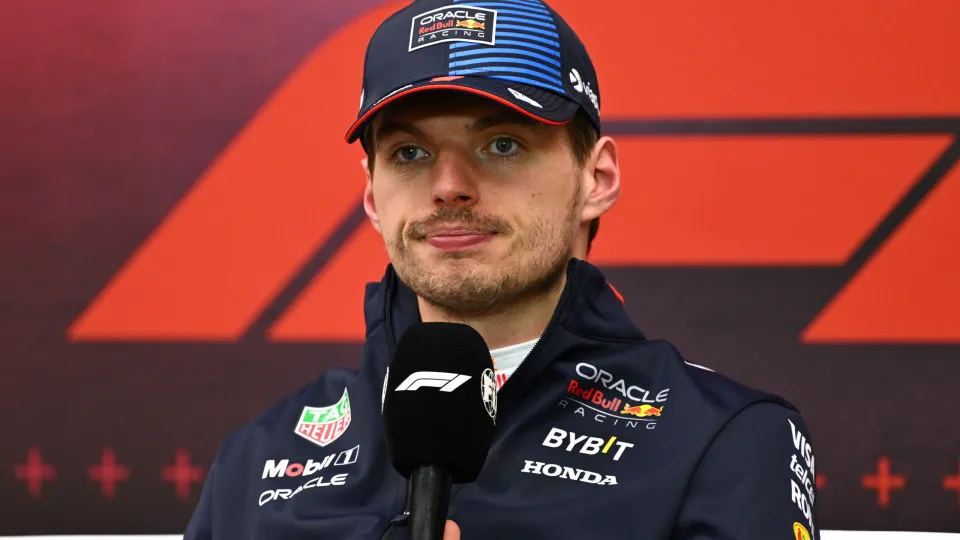 Verstappen e Lawson são punidos pela FIA após incidente em treino no GP do México
