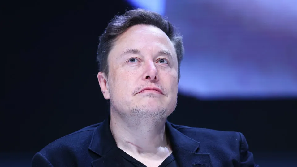Elon Musk confirma possível fusão entre Tesla e SpaceX