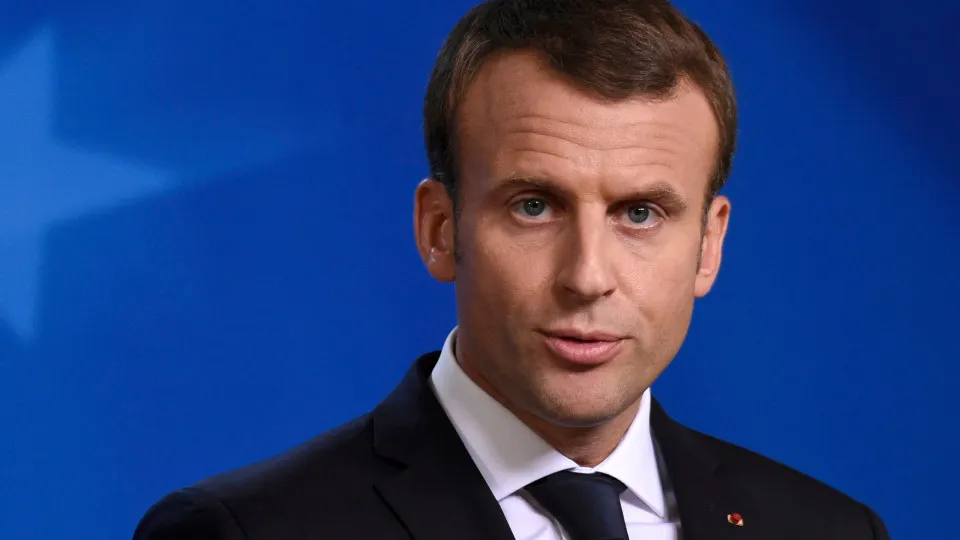 Macron proíbe protestos