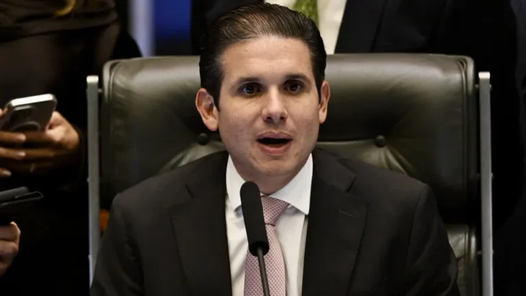 Câmara vai extinguir escala 6x1 para cerca de 1,7 mil terceirizados, diz Motta