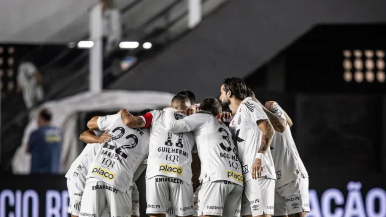 Santos faz 15º clássico sem Neymar contra Palmeiras que desafia calendário por tríplice coroa