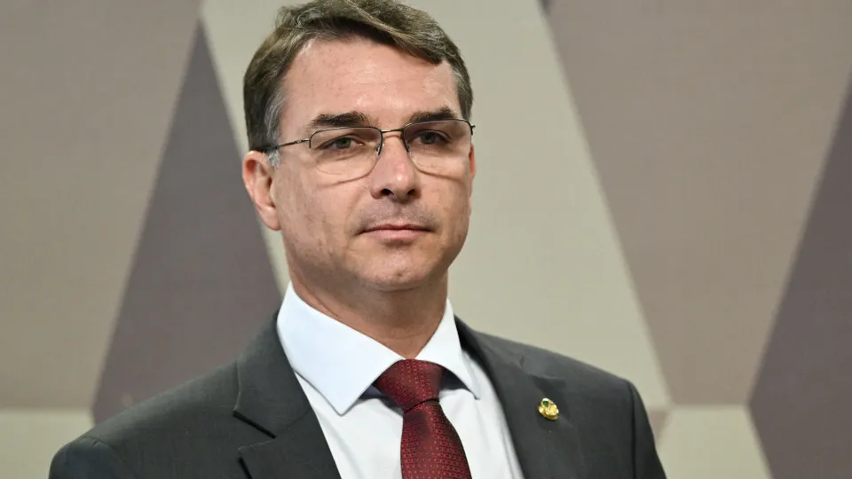 Caso Ana Clara: ativistas protestam no TSE contra decisão de Mendonça