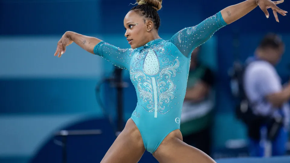 Rebeca Andrade volta a competir no Mundial de Ginástica após três anos