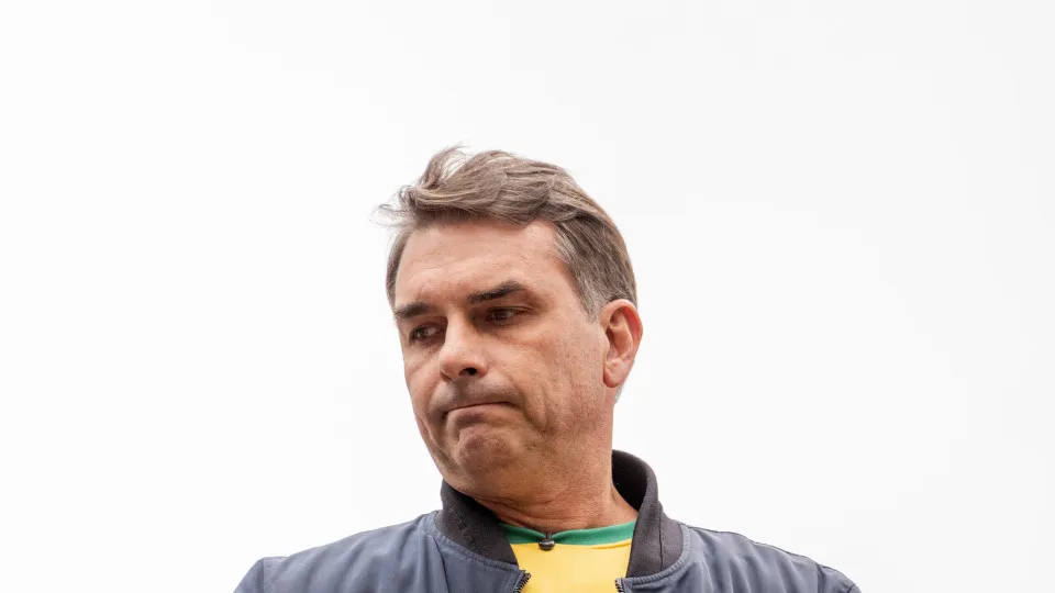 PT pede CPI contra Flávio Bolsonaro e defende apuração sobre Lulinha