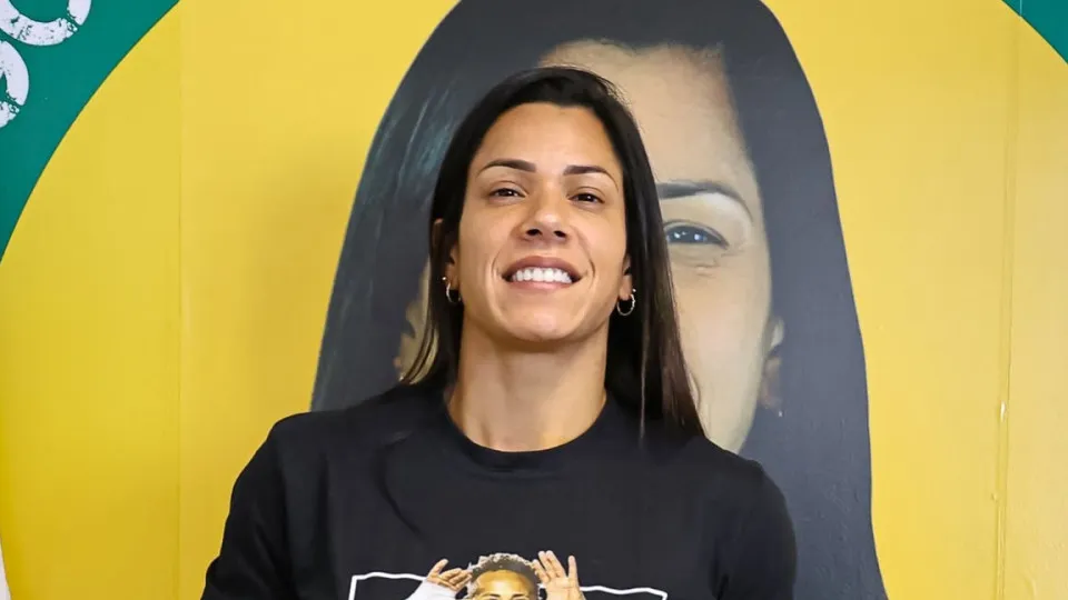 Deputada mais votada do Rio sugere demitir quem apoiou Lula