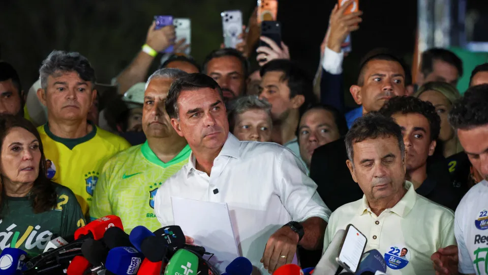 De quase eleito à fuga: onde está Flávio Bolsonaro? Entenda toda a trama