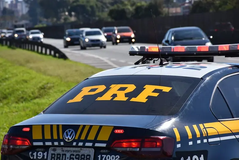 PRF apreendeu quase R$ 1 mi e material de campanha na véspera da eleição