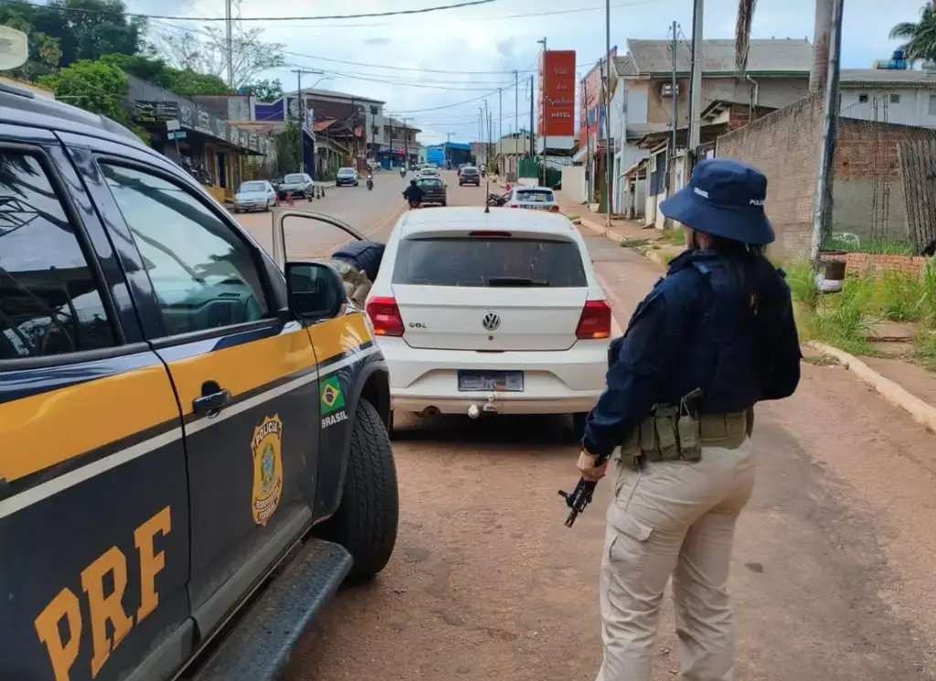 Mulher diz ter pago 70 mil bolivianos por carro roubado e acaba presa no Acre